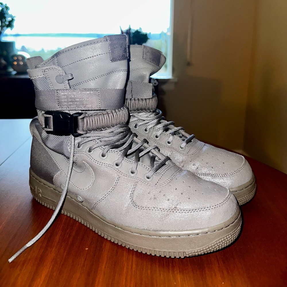 Nike AF1 Air Force 1 SF QS - Dust, Size 10